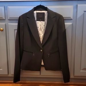 The Limited Size S fully-lined chocolate brown one-button blazer